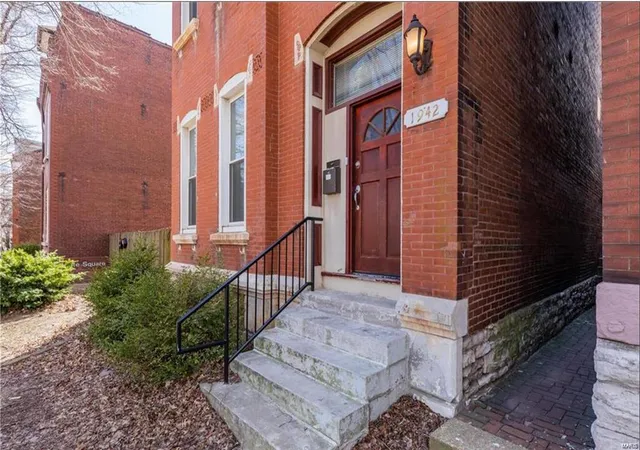 Photo 3 of Multi family home for sale at 1942 Sidney St, Saint Louis, MO 63104 | MLS# 25009702 | Listing updated on 2025-03-12
