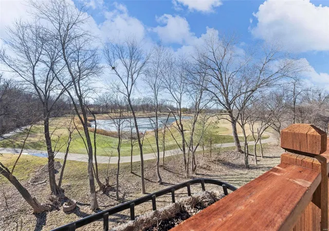 Photo 3 of Single family home for sale at 2318 Wills Holw Dr, Saint Peters, MO 63376 | MLS# 25009832 | Listing updated on 2025-03-18