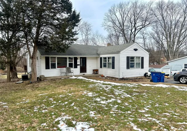 Photo 1 of Single family home for sale at 4059 Jane Ave, Saint Ann, MO 63074 | MLS# 25009853 | Listing updated on 2025-03-07