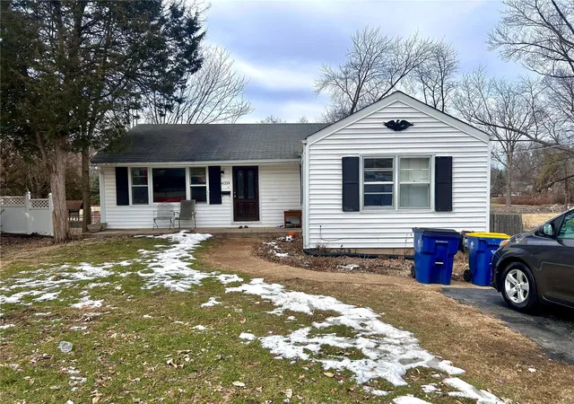Photo 2 of Single family home for sale at 4059 Jane Ave, Saint Ann, MO 63074 | MLS# 25009853 | Listing updated on 2025-03-07