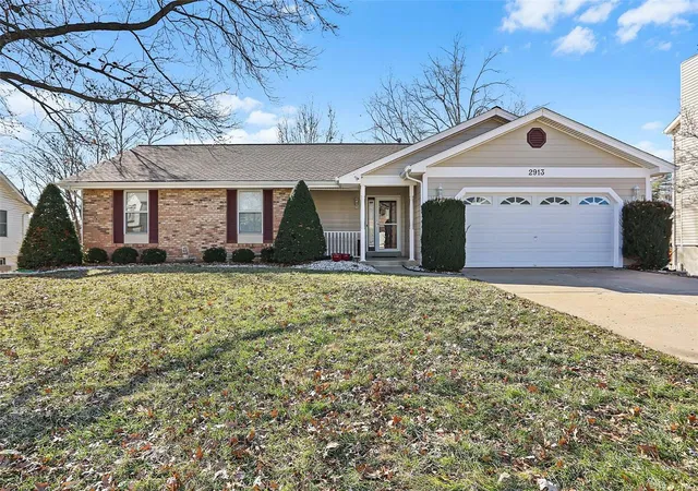 Photo 1 of Single family home for sale at 2913 Hameln Dr, Saint Charles, MO 63301 | MLS# 25009908 | Listing updated on 2025-03-13
