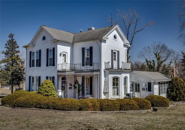 Photo 2 of Single family home for sale at 401 S Main, Fredericktown, MO 63645 | MLS# 25009918 | Listing updated on 2025-03-14