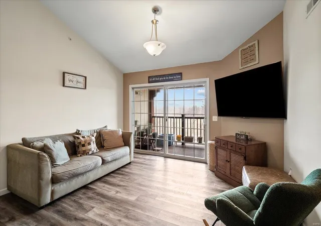 Photo 2 of Condo for sale at 534 Bordeaux Way, Saint Peters, MO 63376 | MLS# 25009947 | Listing updated on 2025-03-19