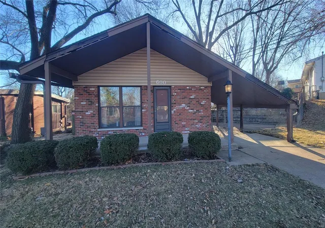 Photo 1 of Sale Pending at 600 Apex Dr, Saint Louis, MO 63126 | MLS# 25009949 | Listing updated on 2025-03-14
