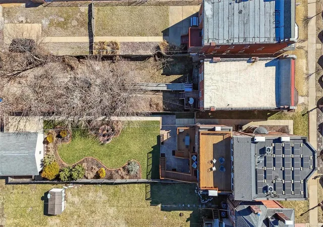 Photo 2 of Townhouse for sale at 4237 Laclede Ave #B, Saint Louis, MO 63108 | MLS# 25010012 | Listing updated on 2025-03-18