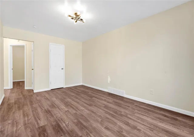 Photo 2 of Single family home for sale at 1943 Mccausland Ave, Saint Louis, MO 63117 | MLS# 25010023 | Listing updated on 2025-03-17