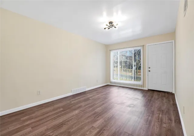 Photo 3 of Single family home for sale at 1943 Mccausland Ave, Saint Louis, MO 63117 | MLS# 25010023 | Listing updated on 2025-03-17