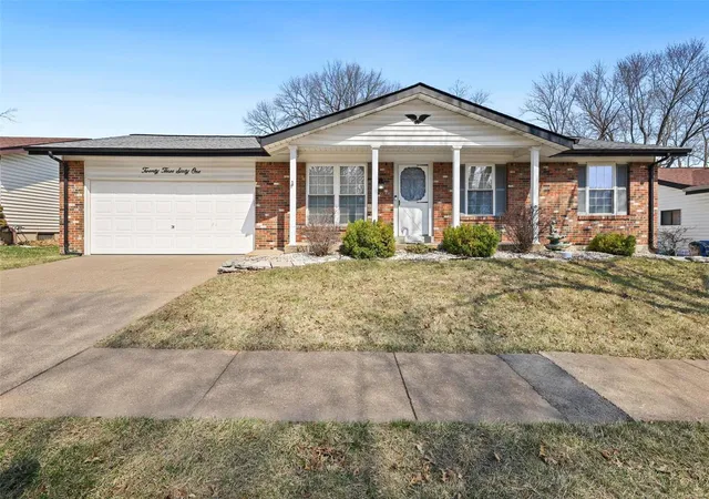 Photo 1 of Single family home for sale at 2361 England Town Rd, Saint Louis, MO 63129 | MLS# 25010035 | Listing updated on 2025-03-19