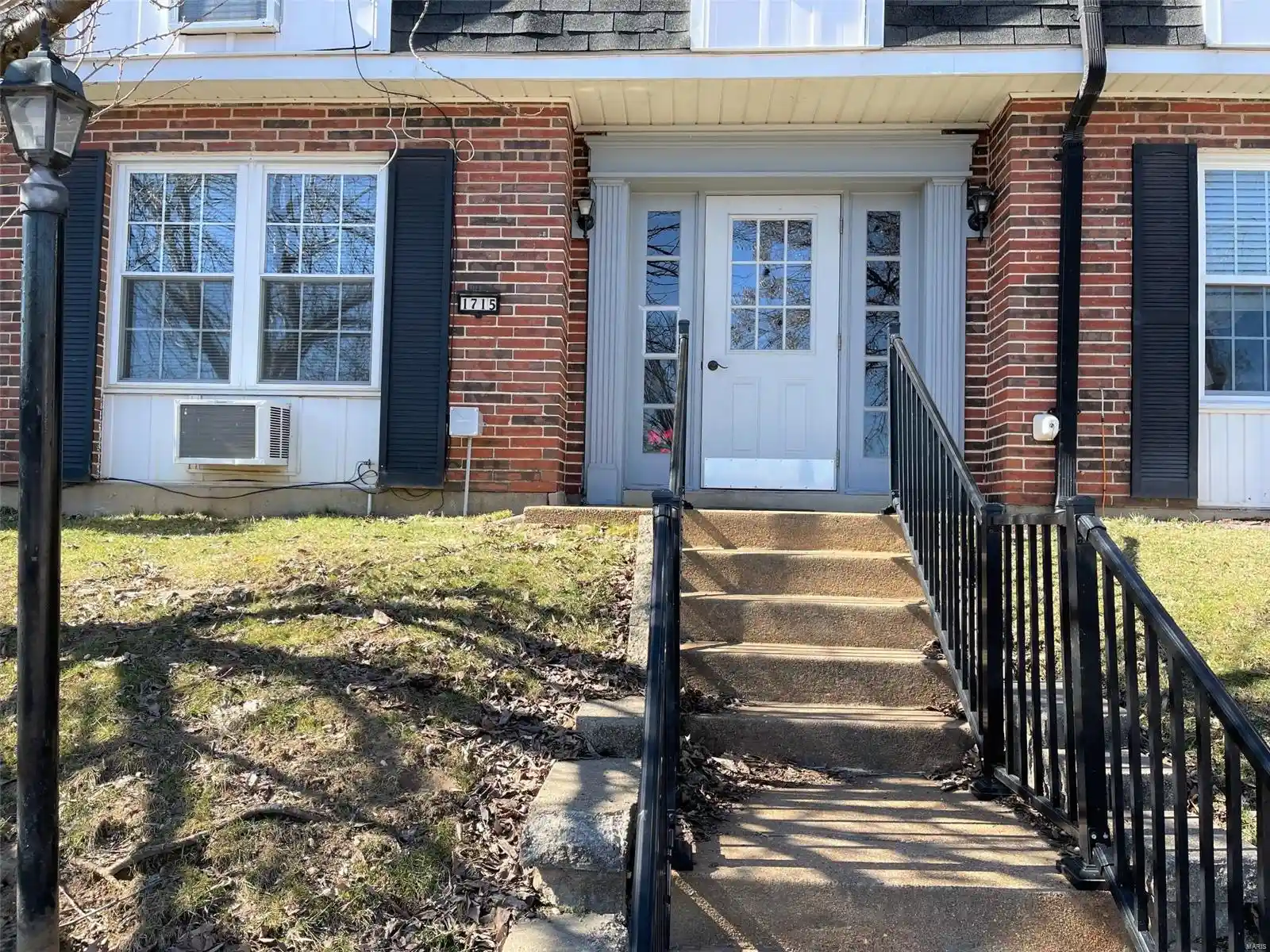Listing Photo 1 - Condo for sale in 1715 Mayenne Ct located at 1715 Mayenne Ct, St. Louis, MO 63125 - Unit 1715 Mayenne Ct
