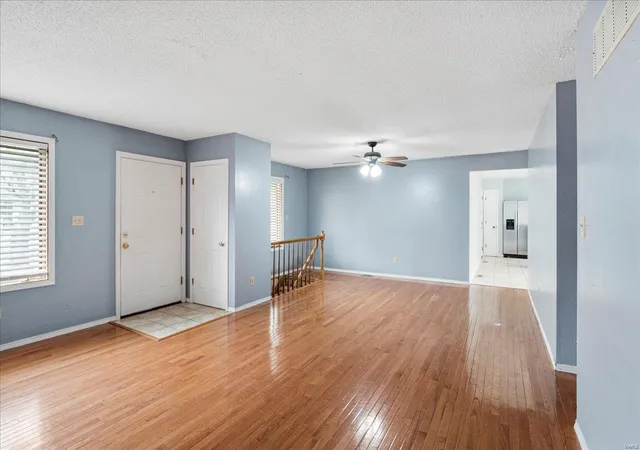 Photo 3 of Single family home for sale at 1903 Cherokee Trl Ln, Florissant, MO 63031 | MLS# 25010166 | Listing updated on 2025-03-20