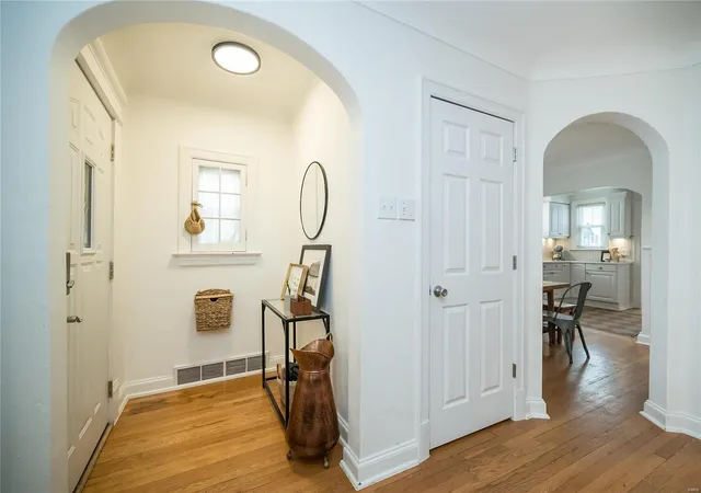 Photo 2 of Single family home for sale at 2408 Annalee Ave, Saint Louis, MO 63144 | MLS# 25010180 | Listing updated on 2025-03-06