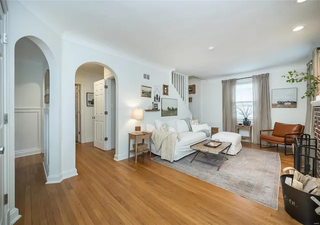 Photo 3 of Single family home for sale at 2408 Annalee Ave, Saint Louis, MO 63144 | MLS# 25010180 | Listing updated on 2025-03-06