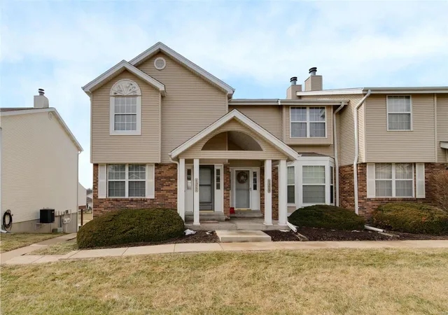 Photo 1 of Sale Pending at 1377 Forest Creek Dr #1, Saint Peters, MO 63303 | MLS# 25010185 | Listing updated on 2025-03-10