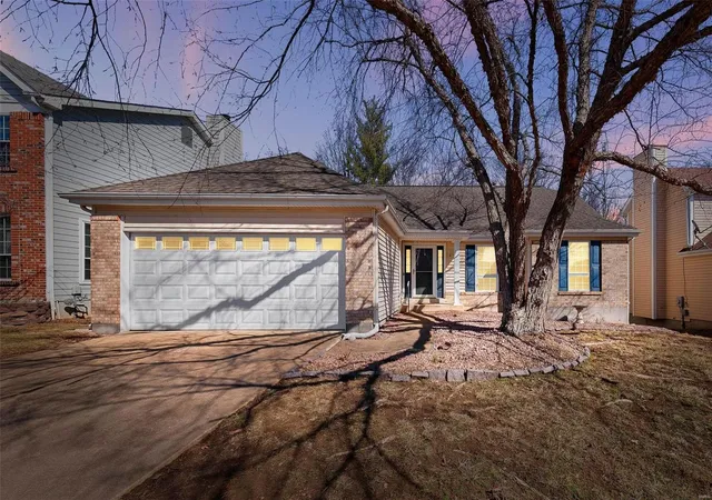Photo 1 of Single family home for sale at 9451 Southtowne Farms Dr, Saint Louis, MO 63123 | MLS# 25010234 | Listing updated on 2025-03-17