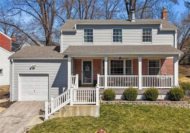 Photo 1 of Single family home for sale at 82 Heatherbrook Ln, Saint Louis, MO 63122 | MLS# 25010243 | Listing updated on 2025-03-17