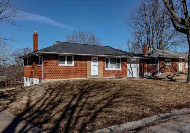 Photo 2 of Sale Pending at 2407 Caverhill Dr, Saint Louis, MO 63136 | MLS# 25010244 | Listing updated on 2025-03-09