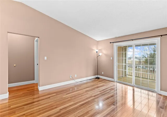Listing Photo 4 - Condo for sale in building located at 5273 Cricket Gln Ct, St. Louis, MO 63129 - Unit #F