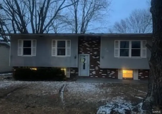 Photo 1 of Sale Pending at 28 Fox Meadow Ln, East Saint Louis, IL 62206 | MLS# 25010299 | Listing updated on 2025-03-06