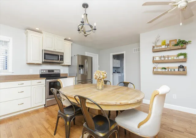 Photo 4 of Single family home for sale at 630 S 3rd Street, Saint Charles, MO 63301 | MLS# 25010300 | Listing updated on 2025-03-10