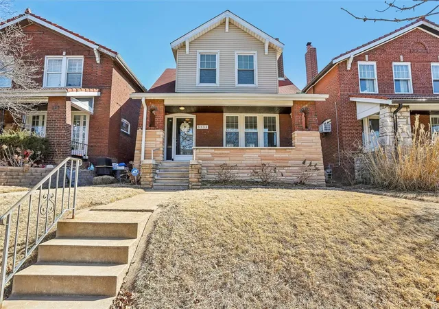 Photo 1 of Sale Pending at 3132 Gurney Ave, Saint Louis, MO 63116 | MLS# 25010314 | Listing updated on 2025-03-17