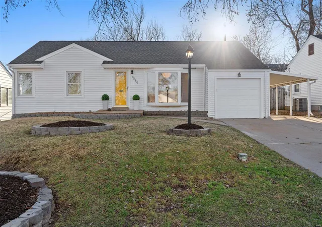 Photo 1 of Sale Pending at 7054 Circleview Dr, Saint Louis, MO 63123 | MLS# 25010449 | Listing updated on 2025-03-10