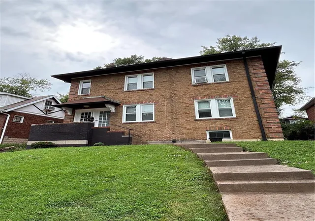 Photo 1 of Multi family home for sale at 1129 Moorlands Dr, Saint Louis, MO 63117 | MLS# 25010451 | Listing updated on 2025-03-12