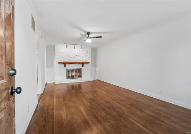 Photo 2 of Single family home for sale at 1525 Ballard Dr, Saint Louis, MO 63137 | MLS# 25010464 | Listing updated on 2025-03-05