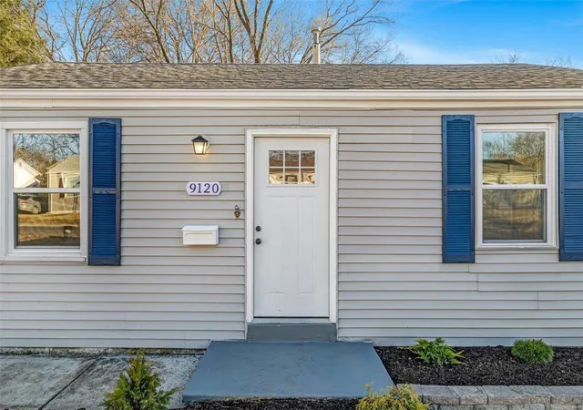 Photo 2 of Sale Pending at 9120 Kathlyn Dr, Saint Louis, MO 63134 | MLS# 25010468 | Listing updated on 2025-03-12