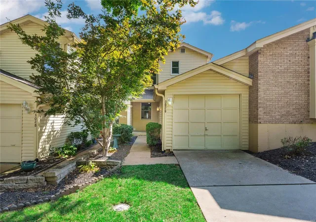 Photo 1 of Townhouse for sale at 3026 Autumn Shrs Dr, Maryland Heights, MO 63043 | MLS# 25010477 | Listing updated on 2025-03-17