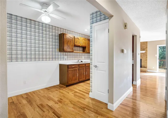 Photo 2 of Townhouse for sale at 3026 Autumn Shrs Dr, Maryland Heights, MO 63043 | MLS# 25010477 | Listing updated on 2025-03-17