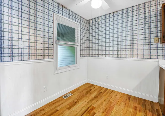 Photo 3 of Townhouse for sale at 3026 Autumn Shrs Dr, Maryland Heights, MO 63043 | MLS# 25010477 | Listing updated on 2025-03-17