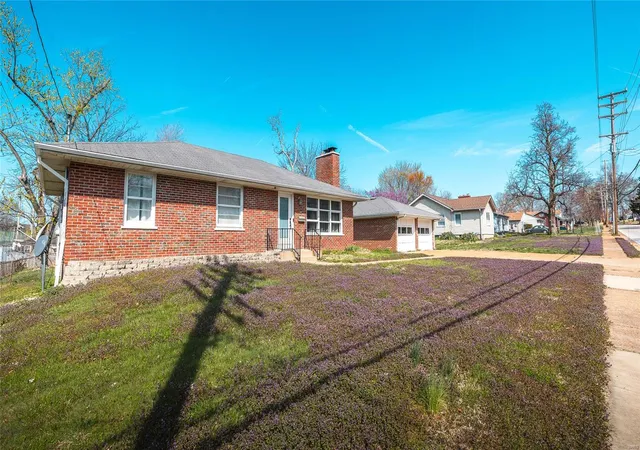Photo 34 of Single family home for sale at 3829 Geraldine Ave, Saint Ann, MO 63074 | MLS# 25010480 | Listing updated on 2025-03-31