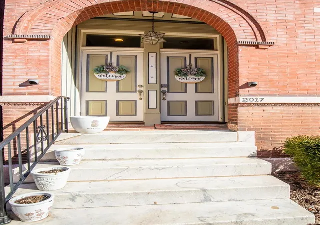 Photo 2 of Single family home for sale at 2017 Allen Ave, Saint Louis, MO 63104 | MLS# 25010497 | Listing updated on 2025-03-19