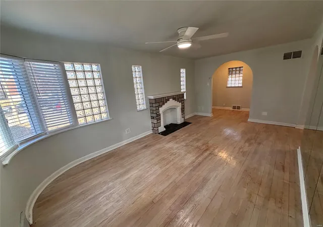 Photo 3 of Sale Pending at 6508 Woodrow Ave, Saint Louis, MO 63121 | MLS# 25011547 | Listing updated on 2025-03-13