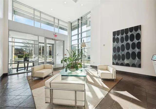 Photo 2 of Condo for sale at 4545 Lindell Blvd #12, Saint Louis, MO 63108 | MLS# 25011563 | Listing updated on 2025-03-18