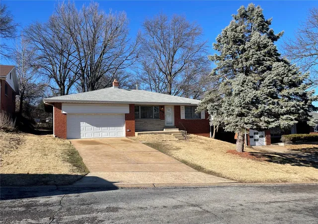 Photo 3 of Sale Pending at 9113 Ranch Meadows Dr, Saint Louis, MO 63136 | MLS# 25011576 | Listing updated on 2025-03-12