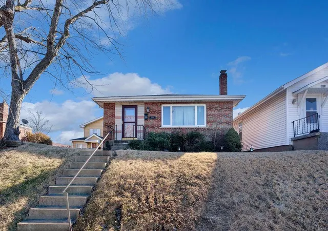 Photo 1 of Single family home for sale at 6824 Lansdowne Ave, Saint Louis, MO 63109 | MLS# 25011579 | Listing updated on 2025-03-16
