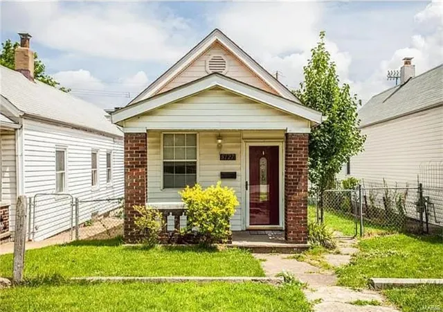 Photo 1 of Single family home for sale at 5127 Pattison Ave, Saint Louis, MO 63110 | MLS# 25011590 | Listing updated on 2025-03-27