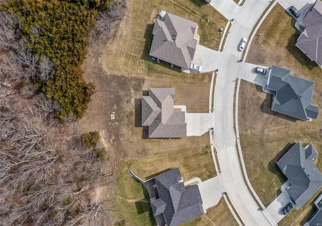 Photo 29 of Single family home for sale at 325 Dover Dr, Holts Summit, MO 65043 | MLS# 25011689 | Listing updated on 2025-03-18