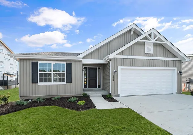 Photo 1 of Single family home for sale at 18402 Boone Ridge Manor Dr, Truesdale, MO 63380 | MLS# 25011691 | Listing updated on 2025-03-17