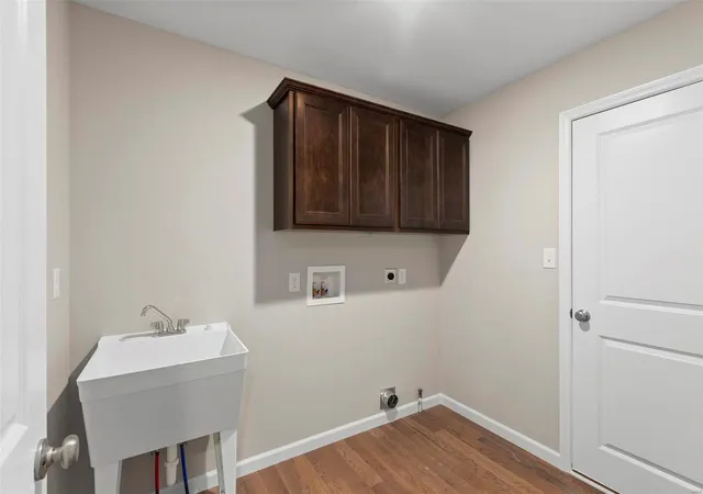 Photo 2 of Single family home for sale at 18409 Boone Ridge Manor Dr, Truesdale, MO 63380 | MLS# 25011750 | Listing updated on 2025-03-17