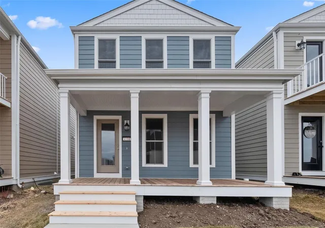 Photo 2 of Sale Pending at 4104 Marais Temps Claire Dr, Saint Charles, MO 63301 | MLS# 25011752 | Listing updated on 2025-03-16