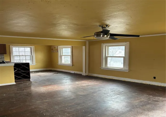 Photo 2 of Single family home for sale at 3804 Melba Pl, Saint Louis, MO 63121 | MLS# 25011781 | Listing updated on 2025-03-13