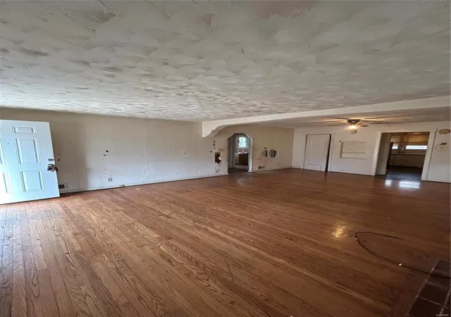 Photo 3 of Sale Pending at 1612 Bradford Ave, Saint Louis, MO 63133 | MLS# 25011794 | Listing updated on 2025-03-11