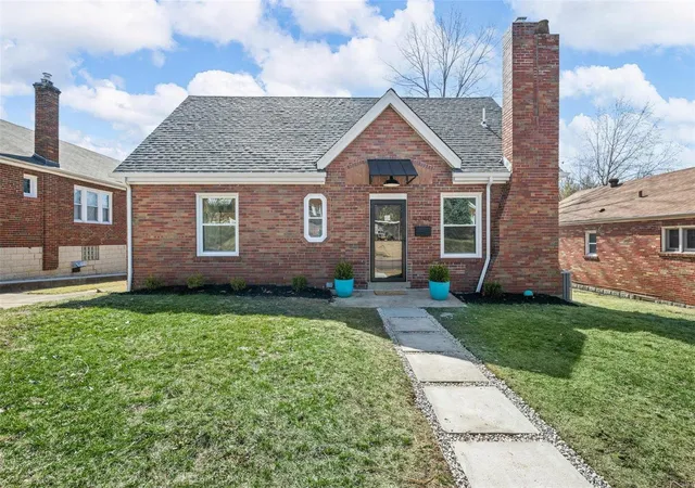 Photo 2 of Single family home for sale at 9290 Fayette Ave, Saint Louis, MO 63123 | MLS# 25011809 | Listing updated on 2025-03-18