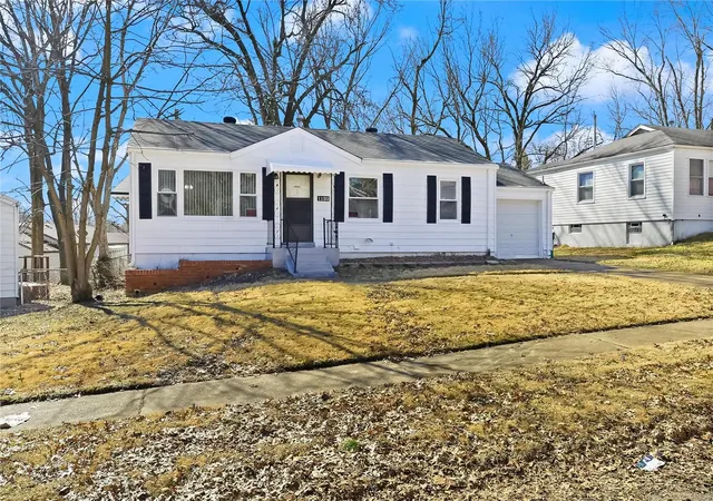 Photo 3 of Single family home for sale at 1132 Kilgore Dr, Saint Louis, MO 63137 | MLS# 25011842 | Listing updated on 2025-03-15