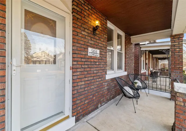 Photo 2 of Sale Pending at 5454 Nottingham Ave, Saint Louis, MO 63109 | MLS# 25011843 | Listing updated on 2025-03-04