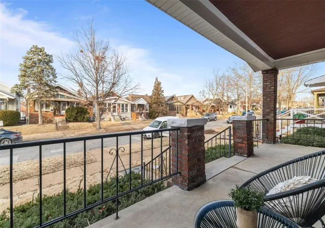 Photo 3 of Sale Pending at 5454 Nottingham Ave, Saint Louis, MO 63109 | MLS# 25011843 | Listing updated on 2025-03-04