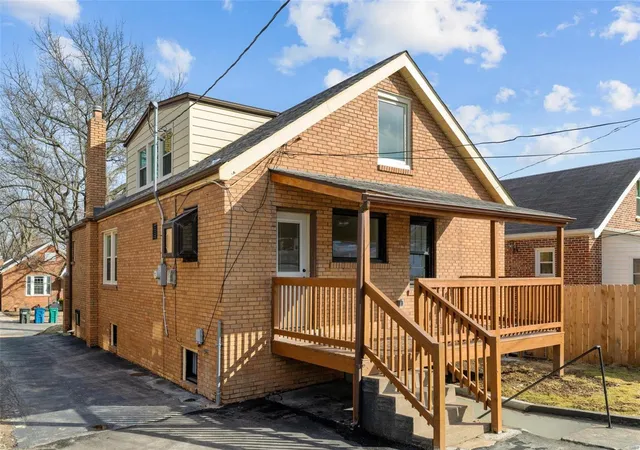 Photo 3 of Sale Pending at 9031 Philo Ave, Saint Louis, MO 63123 | MLS# 25011922 | Listing updated on 2025-03-06