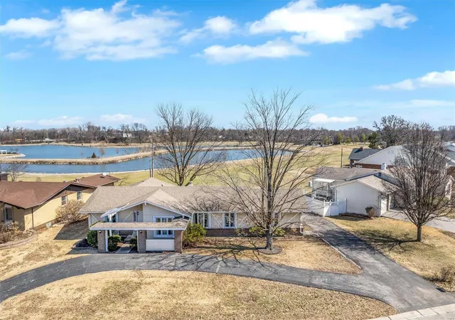 Photo 1 of Sale Pending at 57 N Joyce Ellen Way, Saint Peters, MO 63376 | MLS# 25011932 | Listing updated on 2025-03-05